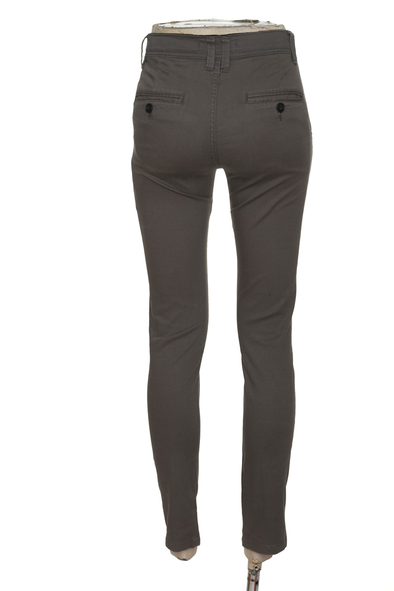 Pantalón color Gris - Carmar