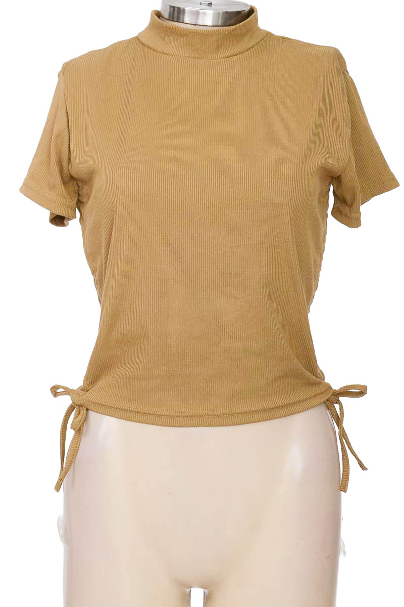Top / Camiseta color Beige - Closeando