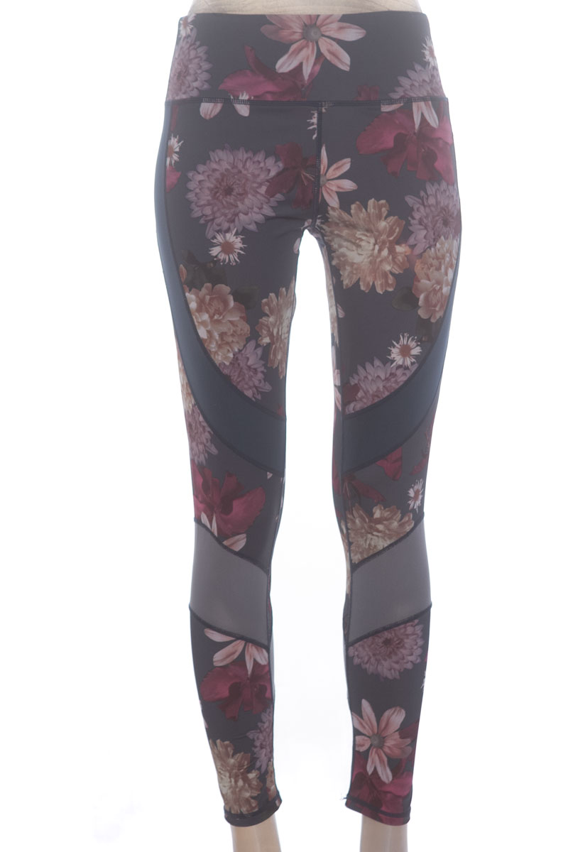 Ropa Deportiva / Salida de Baño color Gris - Diadora