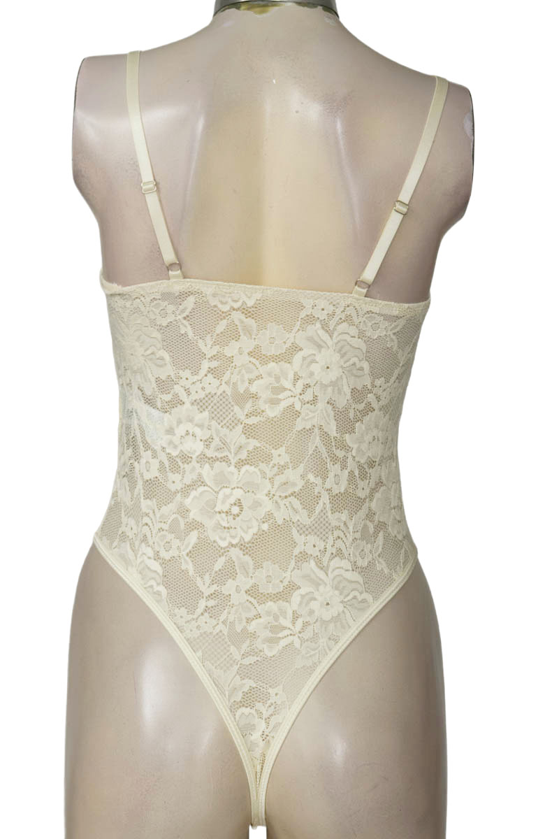 Top / Camiseta color Beige - Closeando
