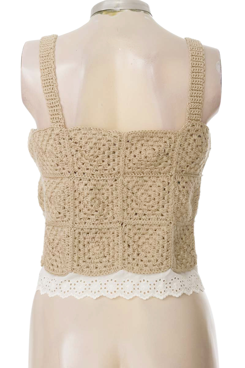 Top / Camiseta color Beige - Closeando