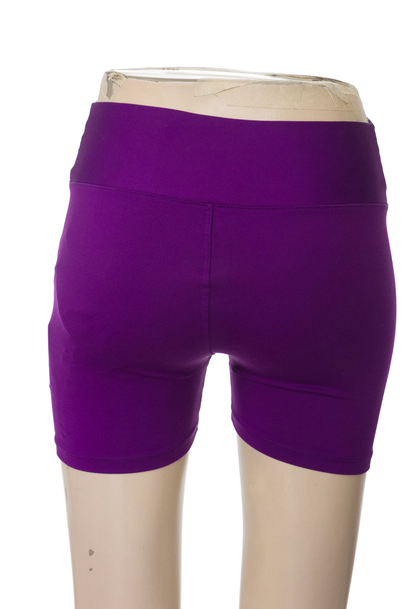 Ropa Deportiva / Salida de Baño color Morado - Closeando