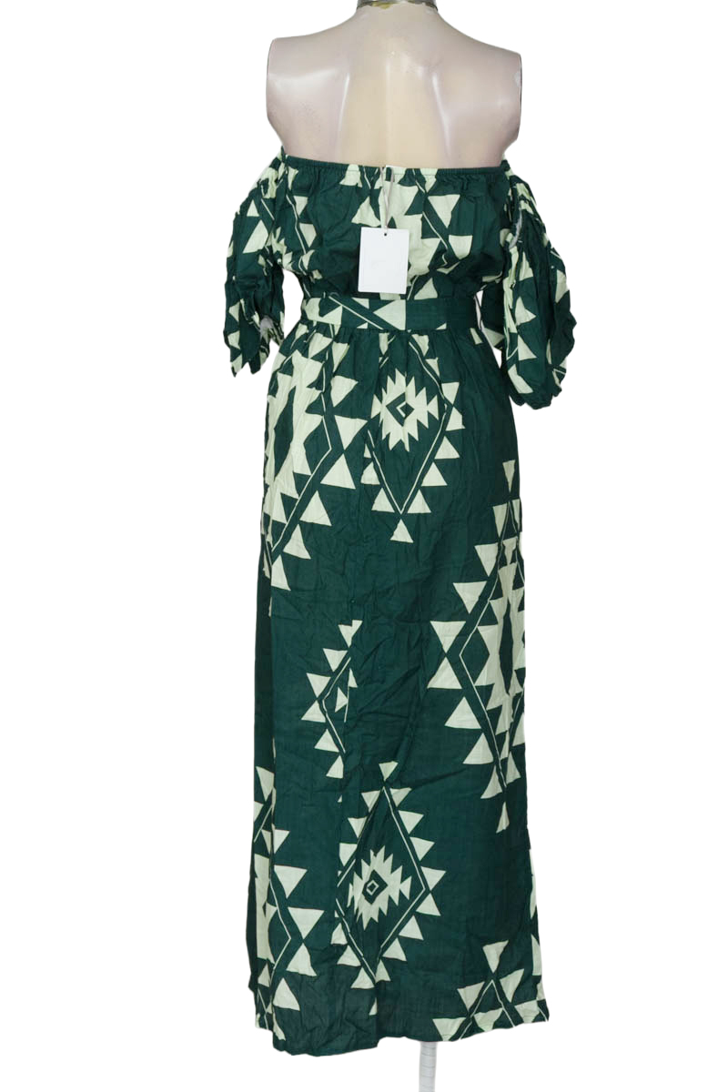 Vestido / Enterizo color Verde - Arkitect