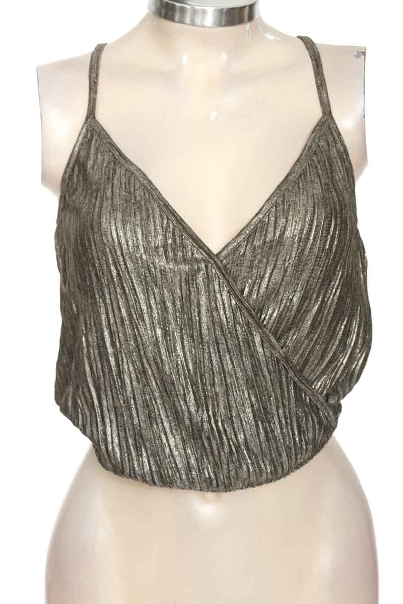 Top / Camiseta color Plateado - Studio F