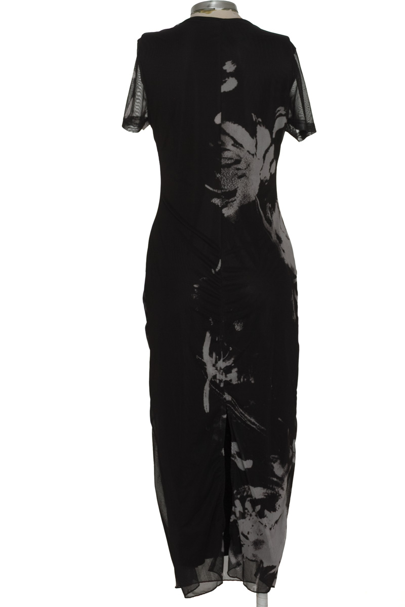 Vestido / Enterizo color Negro - Closeando