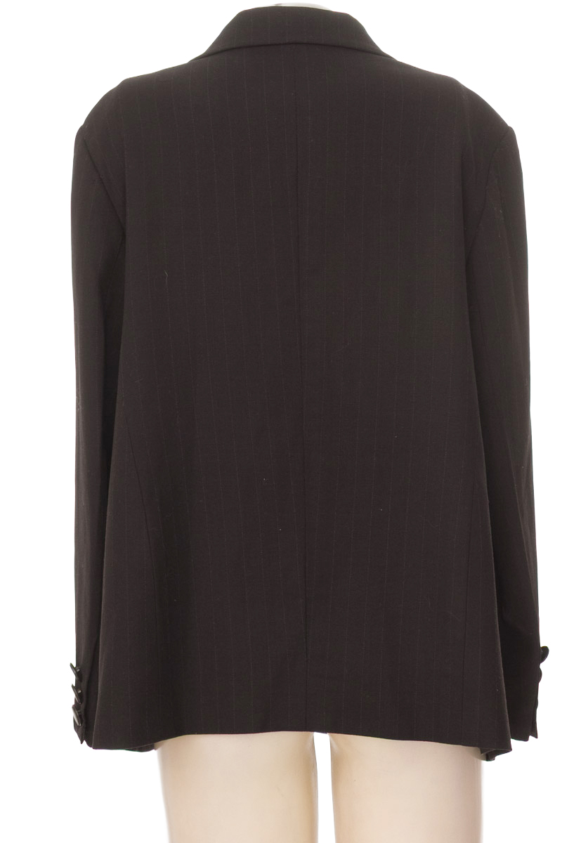 Chaqueta / Abrigo color Negro - Closeando