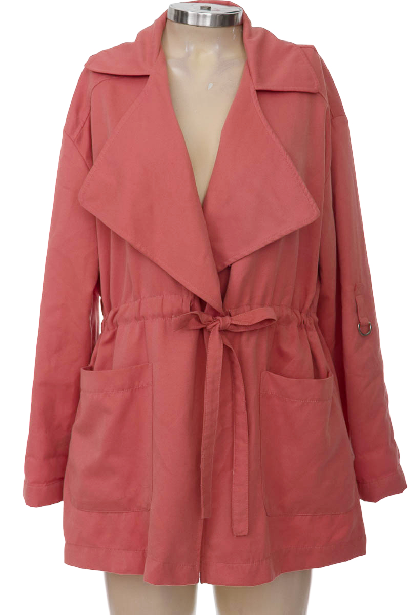 Chaqueta / Abrigo color Rosado - Stradivarius