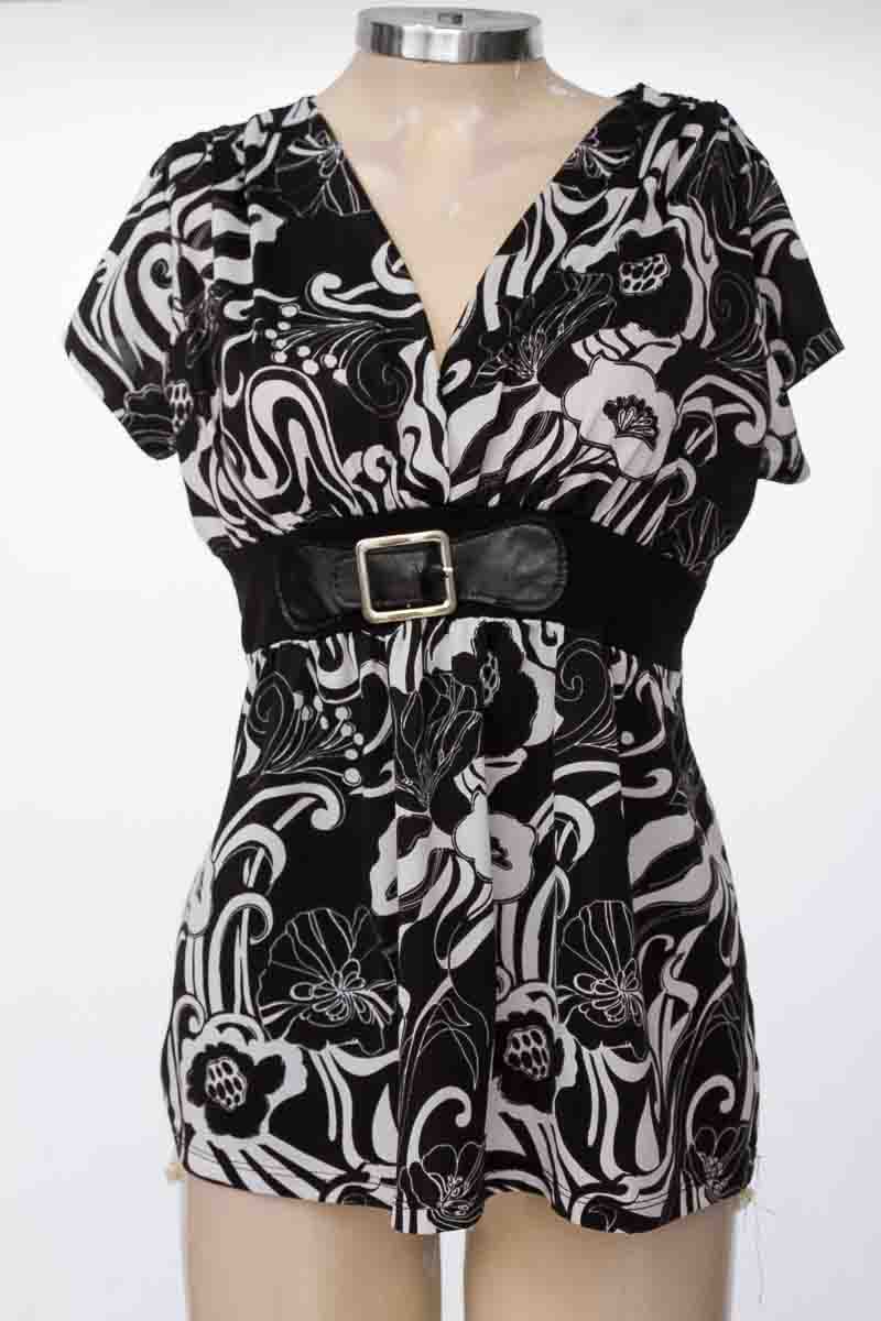 Blusa color Negro - PETITE