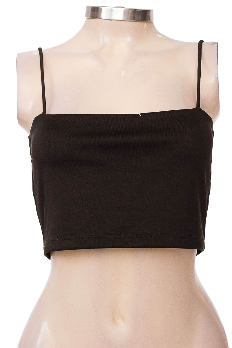 Top / Camiseta color Negro - Closeando