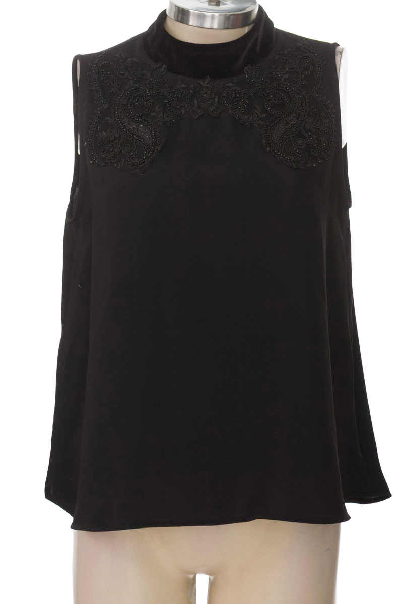 Top / Camiseta color Negro - Zara