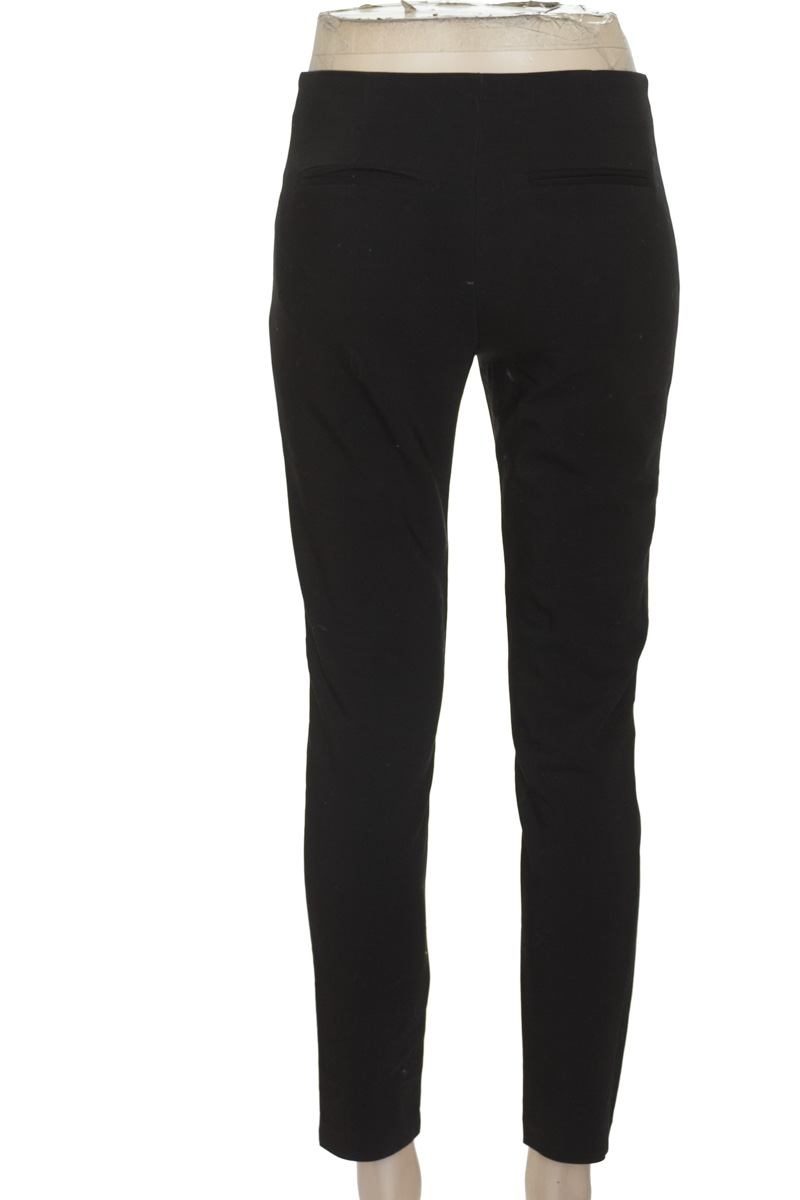 Pantalones color Negro - Basement
