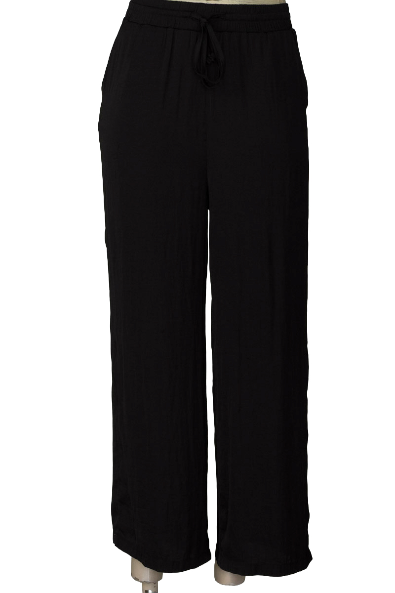 Pantalones color Negro - Stradivarius