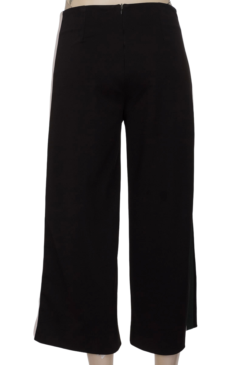 Pantalones color Negro - Trii