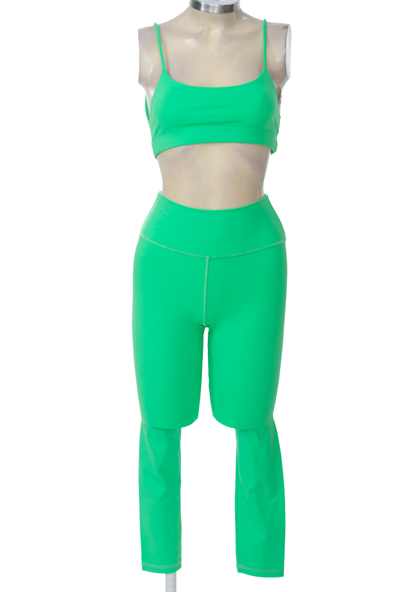 Ropa Deportiva / Salida de Baño color Verde - Maqui