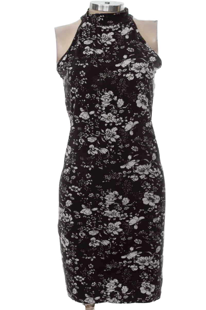 Vestido / Enterizo color Negro - Closeando