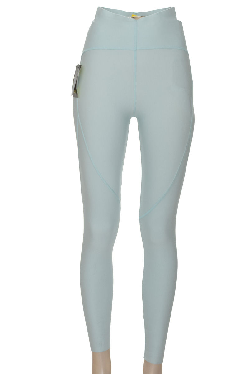 Ropa Deportiva / Salida de Baño color Aguamarina - Punto Blanco