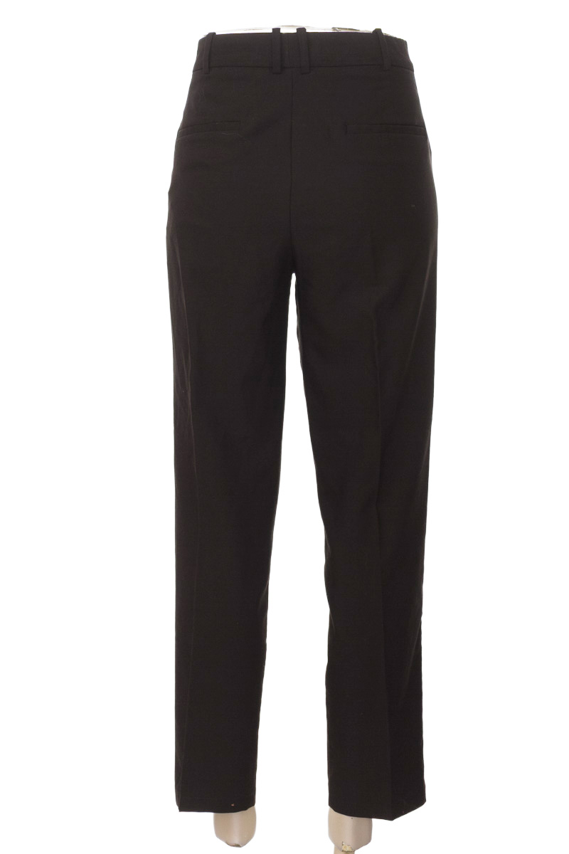 Pantalones color Negro - MNG