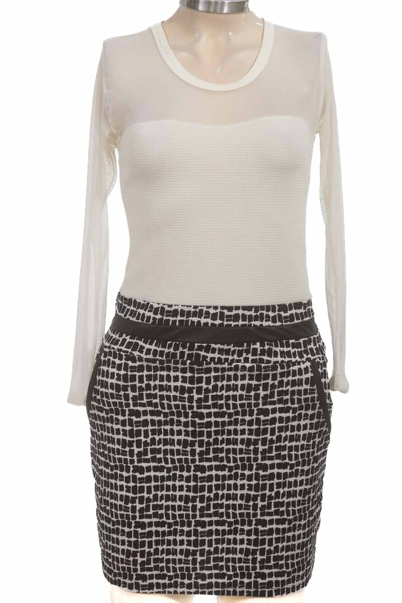 Vestido / Enterizo color Negro - Closeando