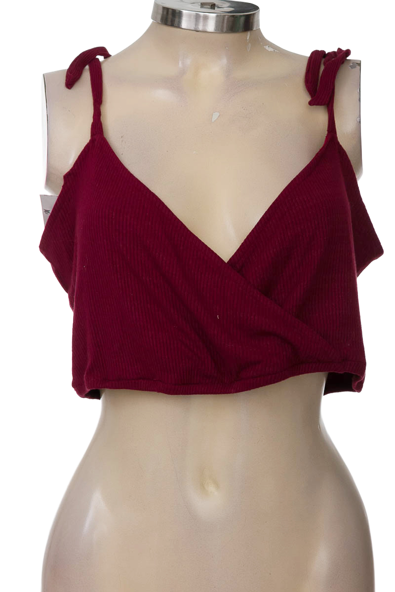 Top / Camiseta color Vinotinto - Closeando