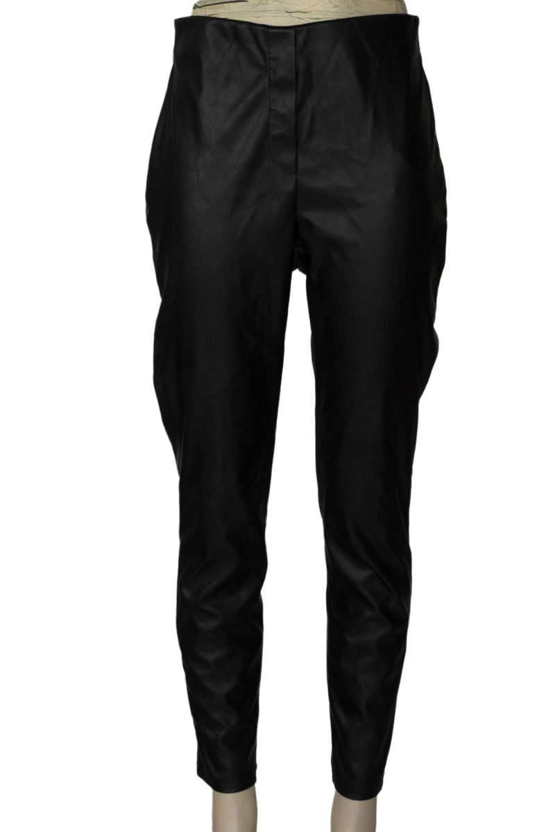 Pantalones color Negro - Basement