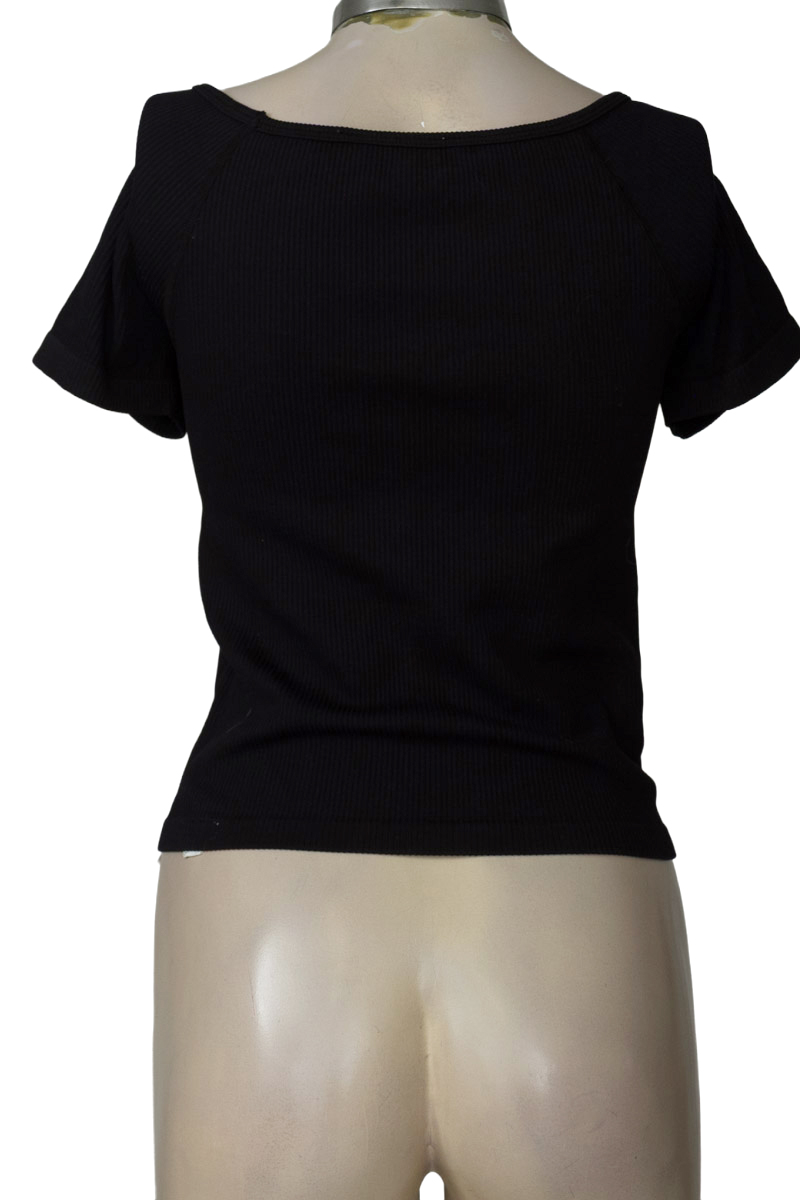Top / Camiseta color Negro - Basement