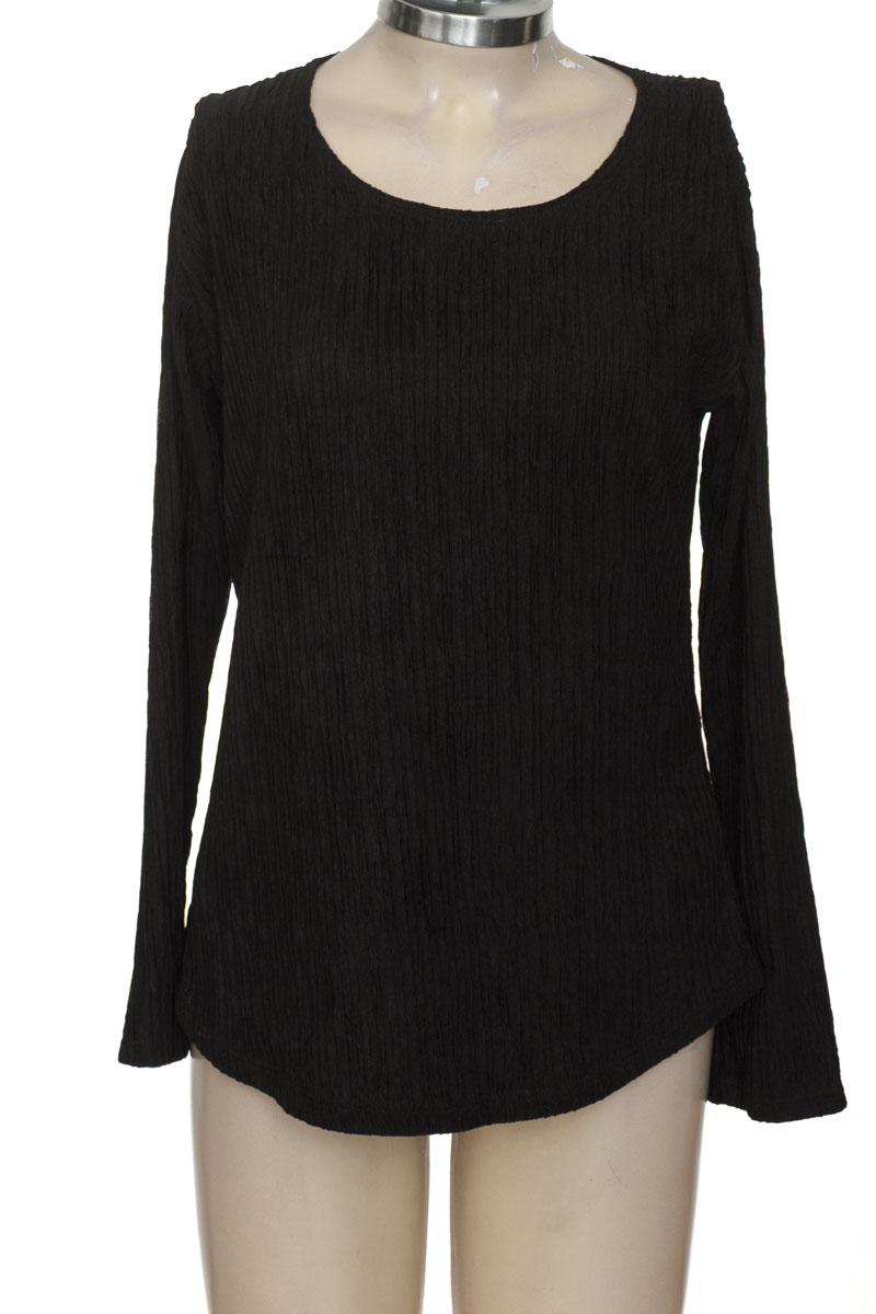 Sweater color Negro - Closeando