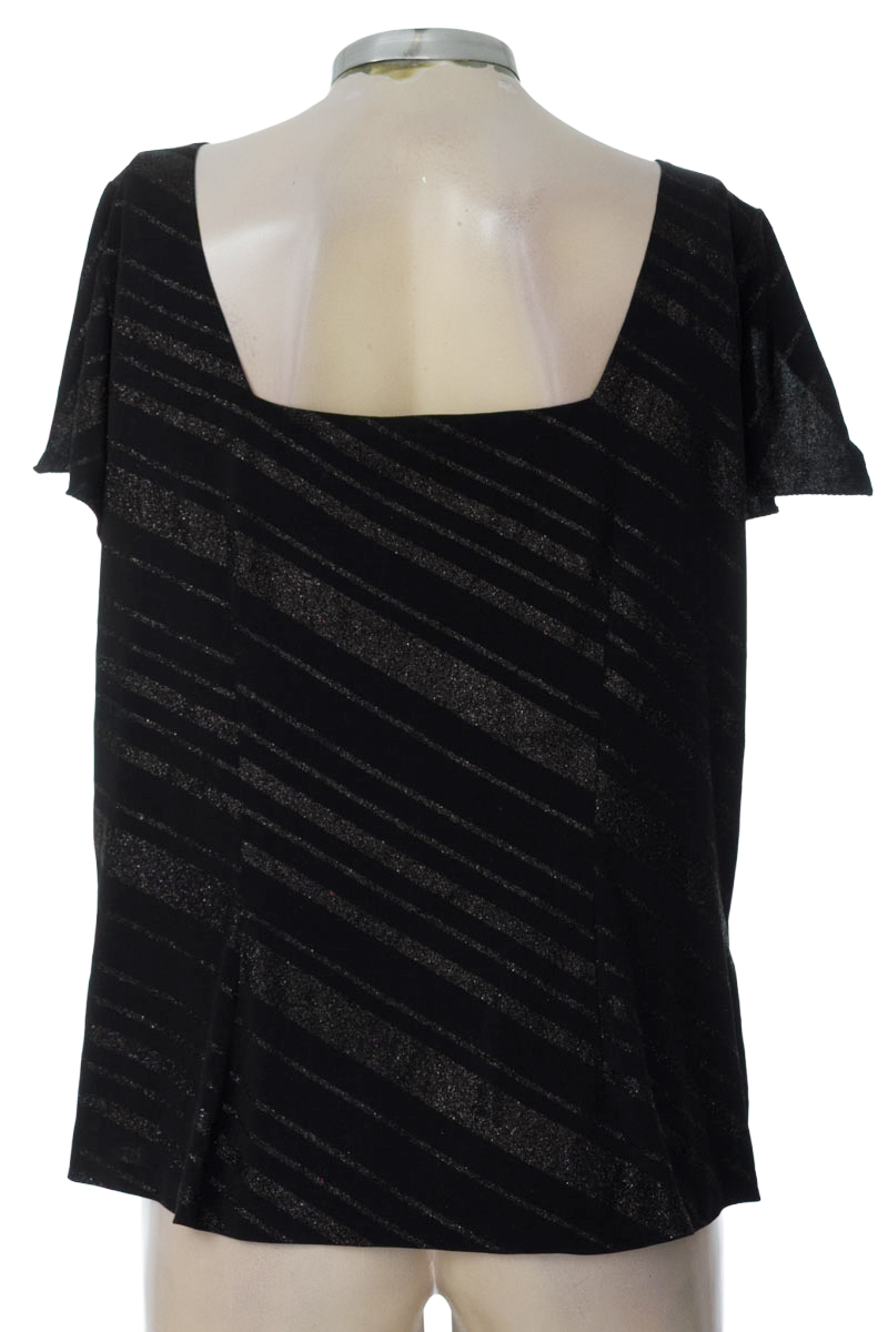 Blusa color Negro - Closeando