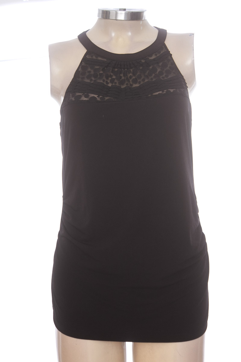 Top / Camiseta color Negro - New York & Company