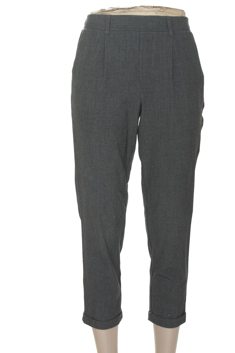 Pantalones color Gris - Stradivarius