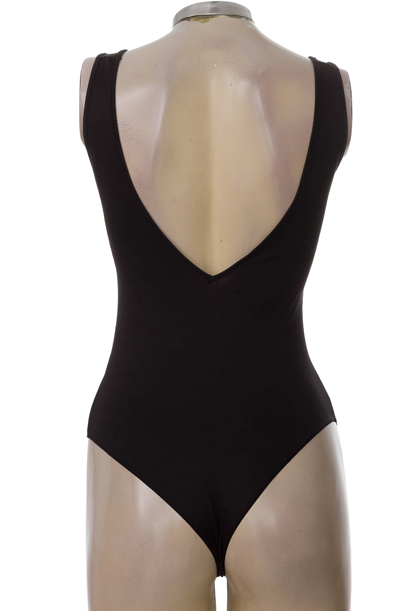 Top / Camiseta color Negro - Pacifika