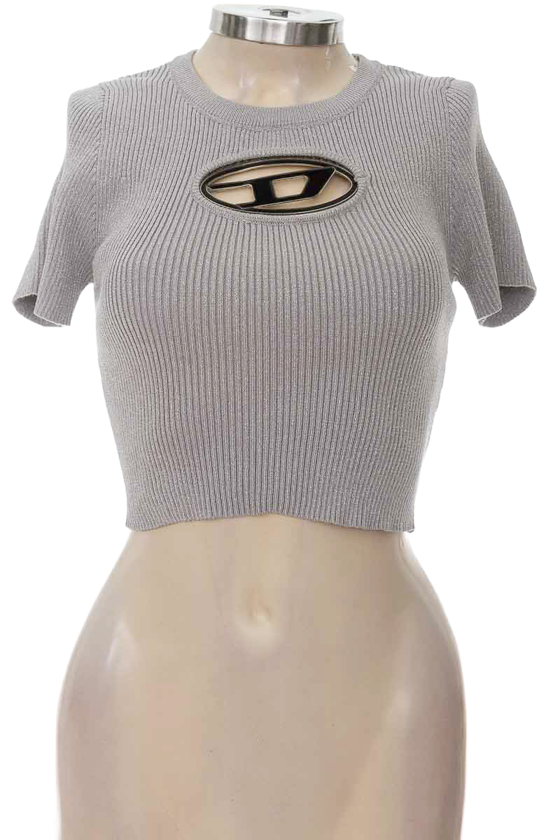 Top / Camiseta color Gris - Closeando