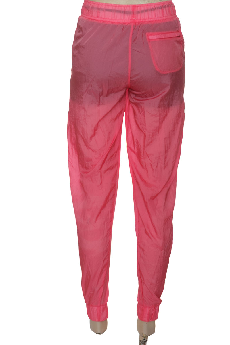 Ropa Deportiva / Salida de Baño color Fucsia - Nike