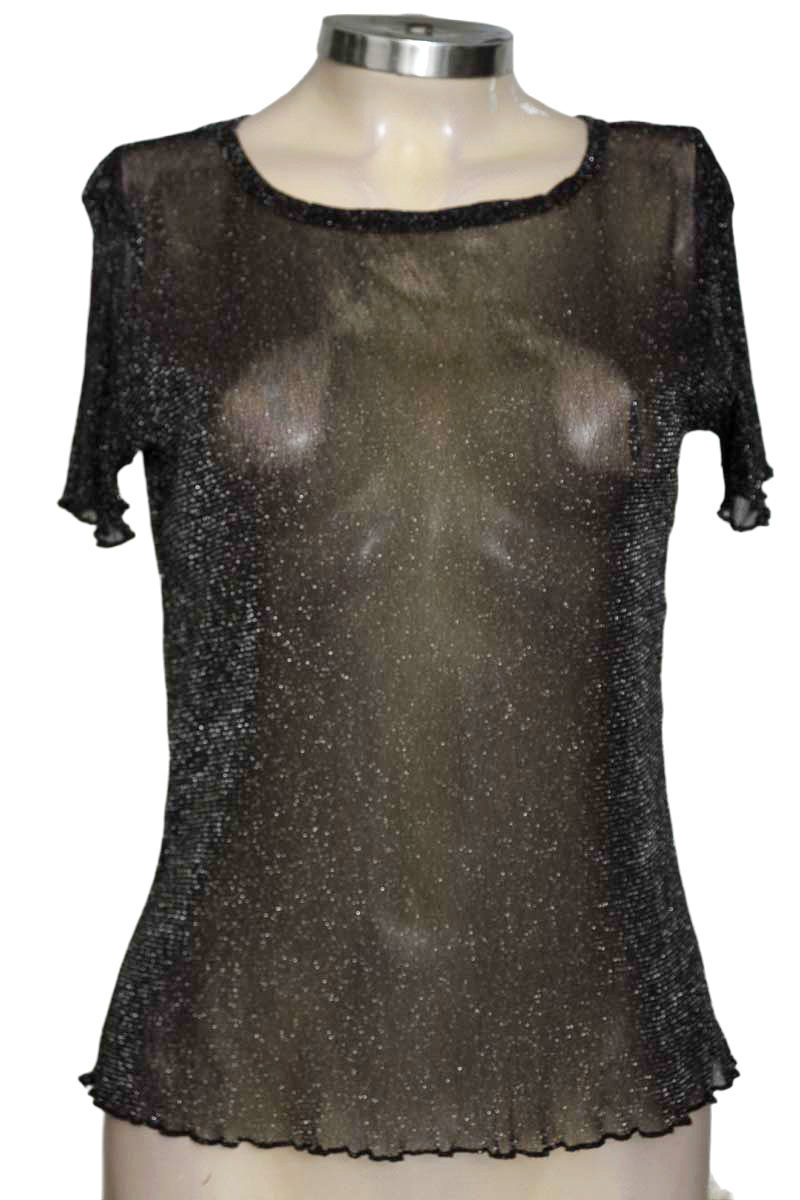 Top / Camiseta color Negro - Closeando