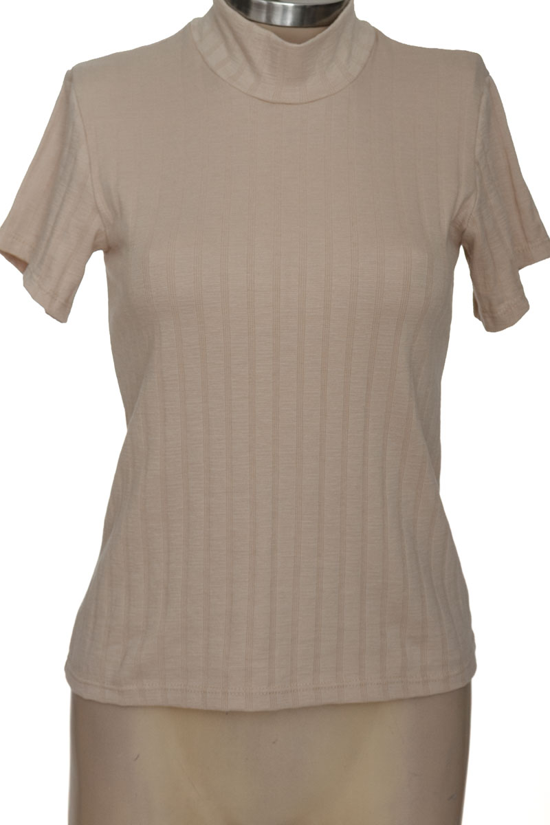 Top / Camiseta color Beige - Closeando