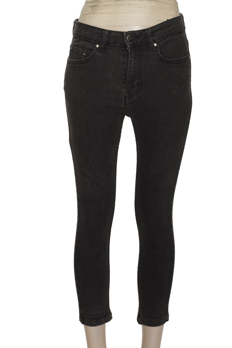Pantalón color Negro - Zara
