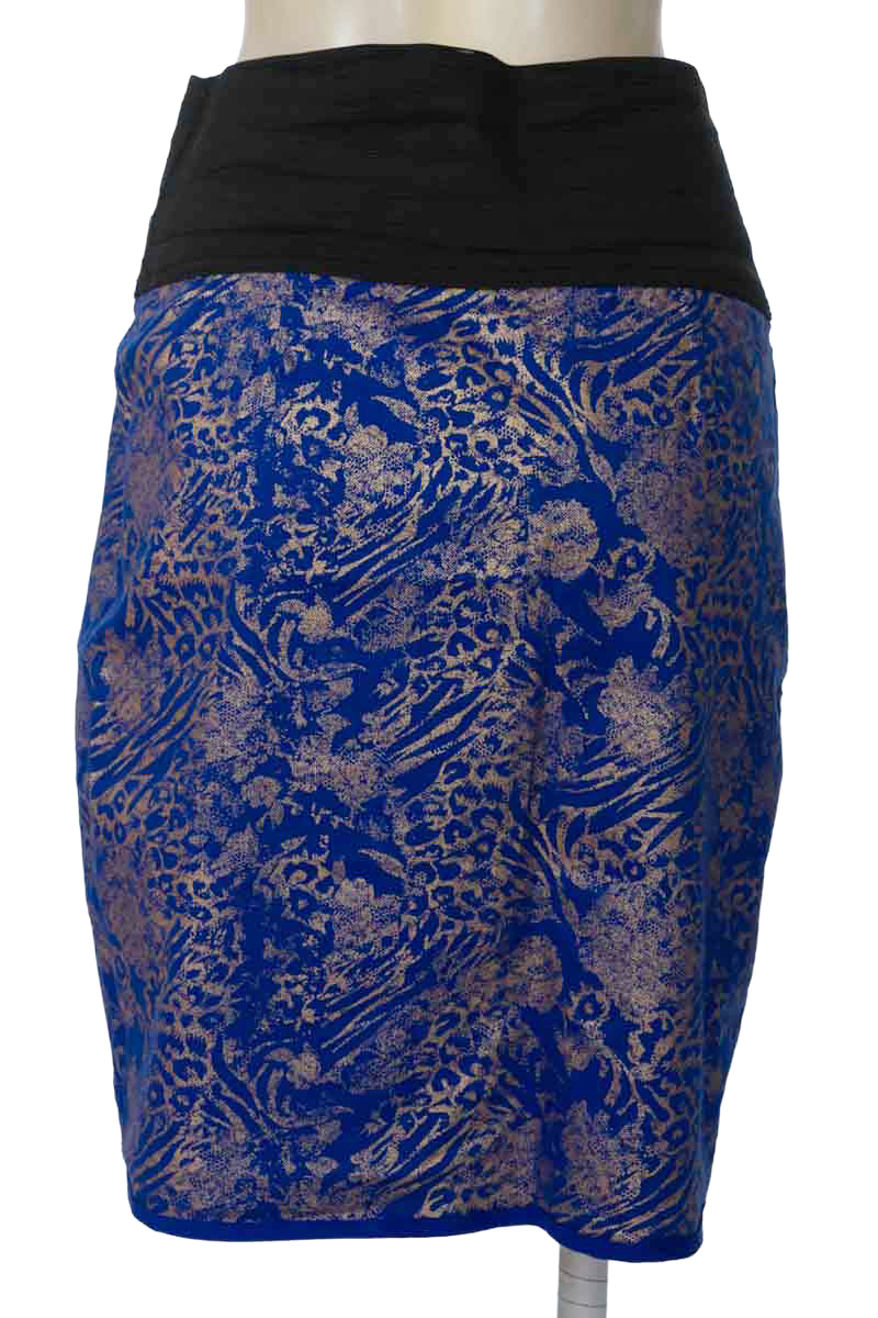 Falda color Azul - Closeando