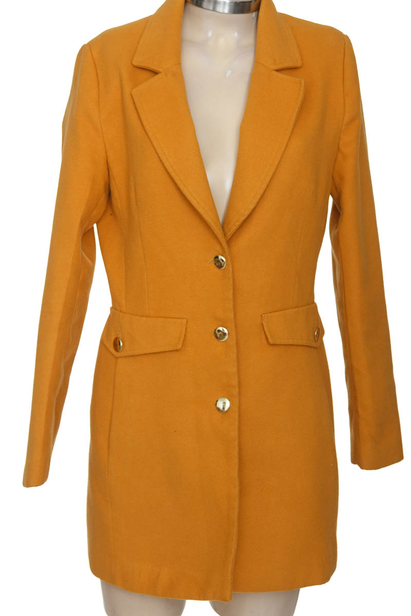 Chaqueta / Abrigo color Mostaza - XUSS