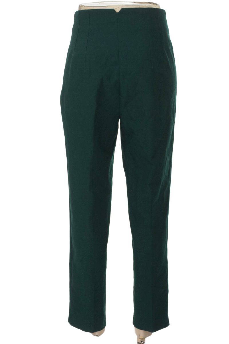 Pantalones color Verde - Zara