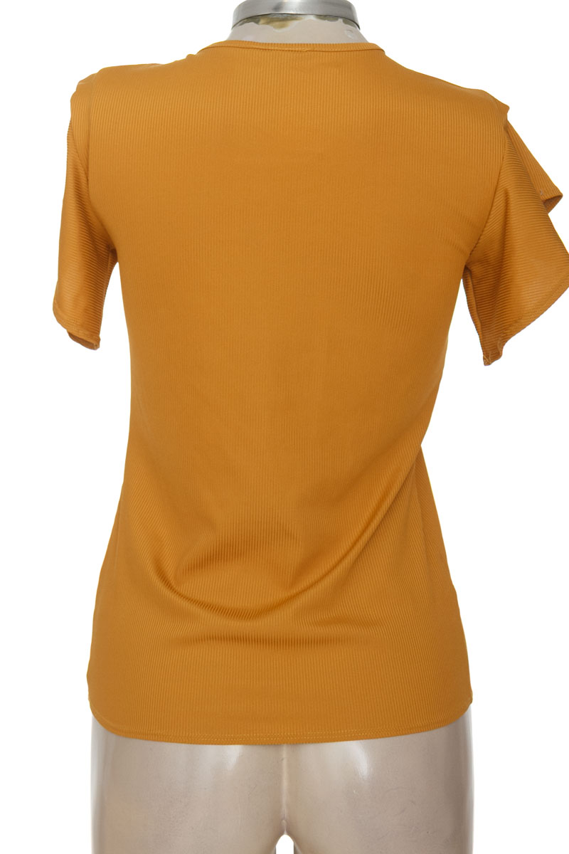 Top / Camiseta color Mostaza - ELA
