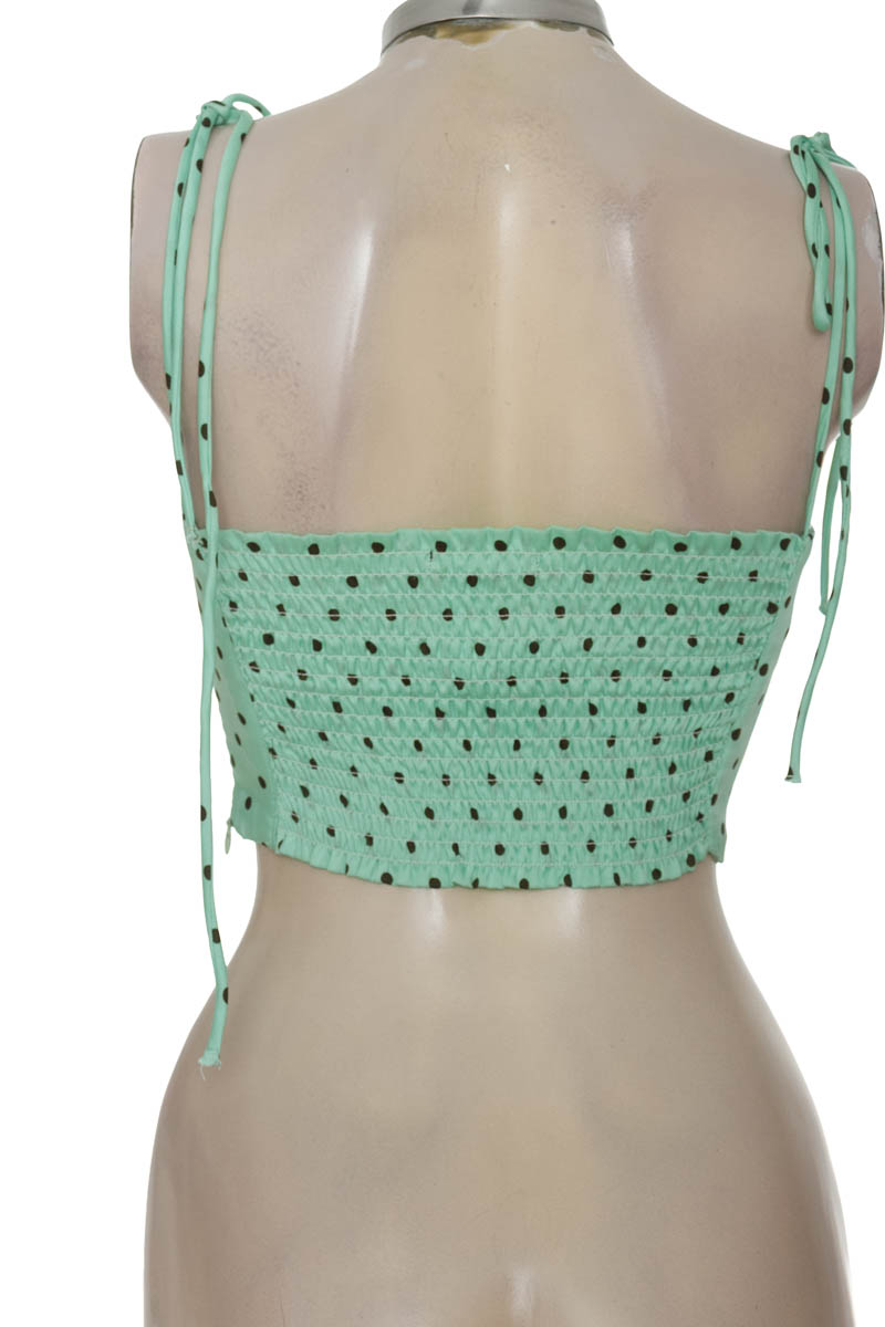 Top / Camiseta color Verde - Zara