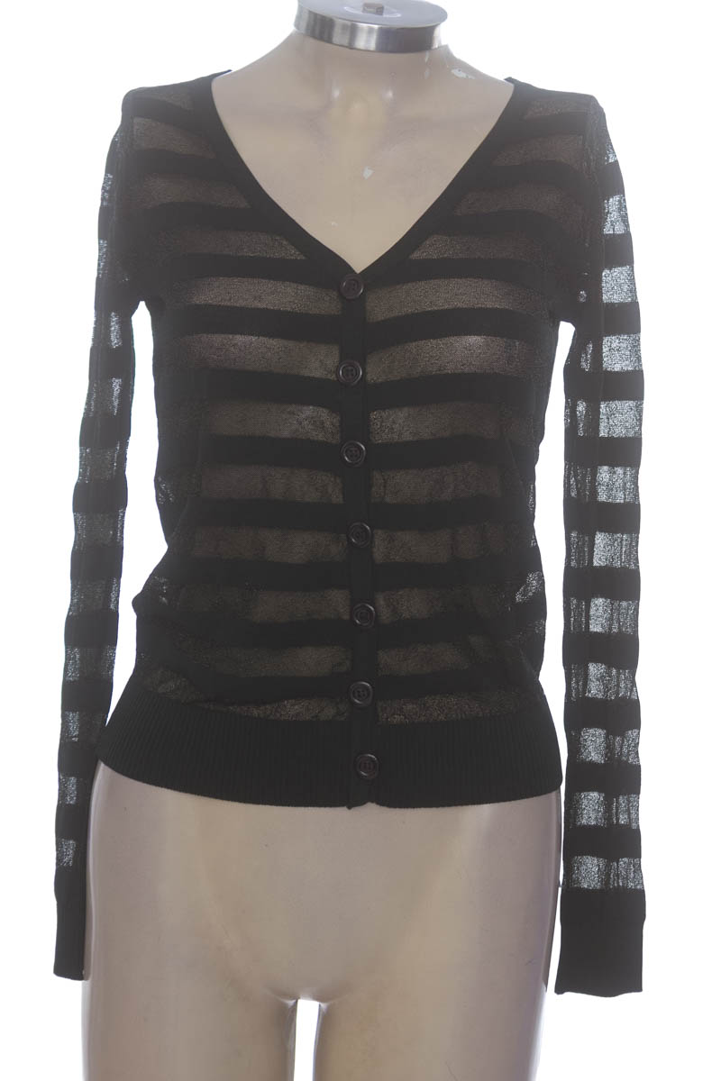 Top / Camiseta color Negro - Closeando