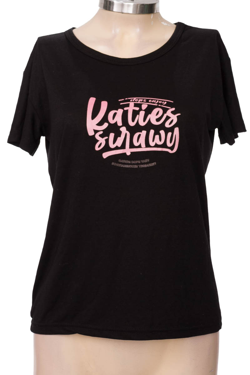 Top / Camiseta color Negro - Closeando