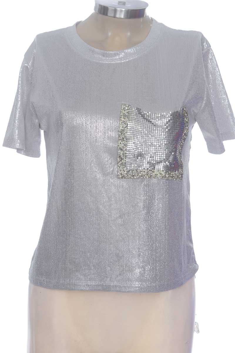 Top / Camiseta color Plateado - Closeando