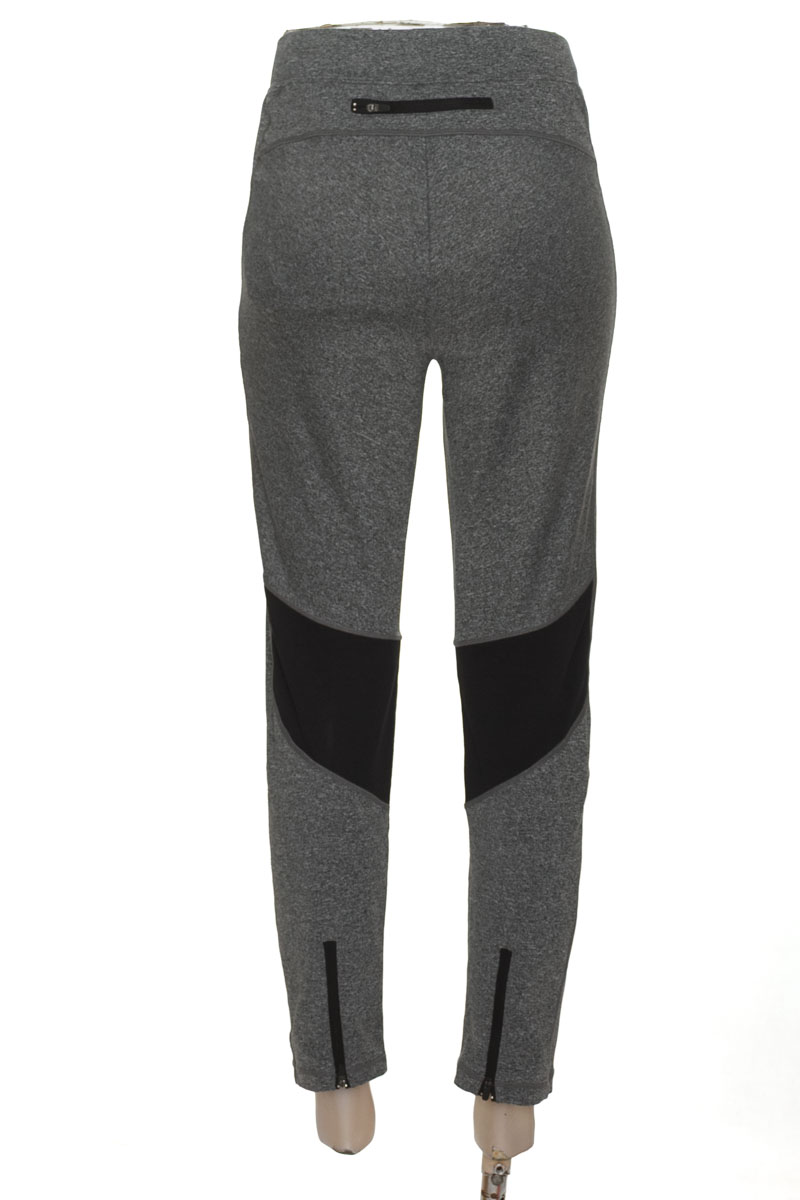 Ropa Deportiva / Salida de Baño color Gris - Gef
