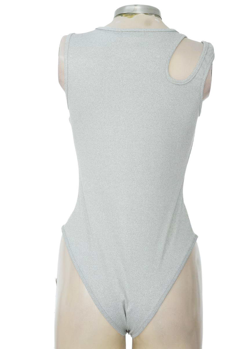 Top / Camiseta color Gris - Niuniu Studio
