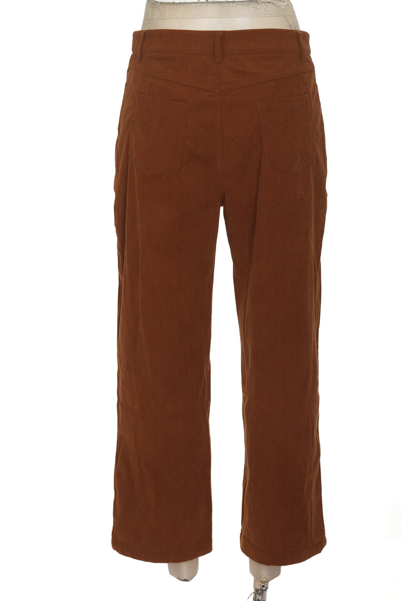 Pantalones color Café - Closeando