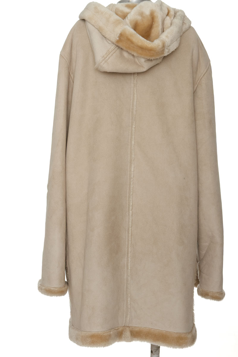 Chaqueta / Abrigo color Beige - Closeando