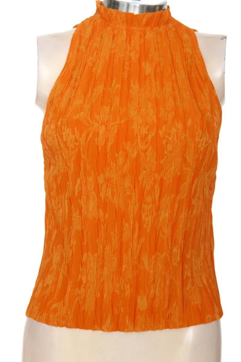 Top / Camiseta color Naranja - Zara