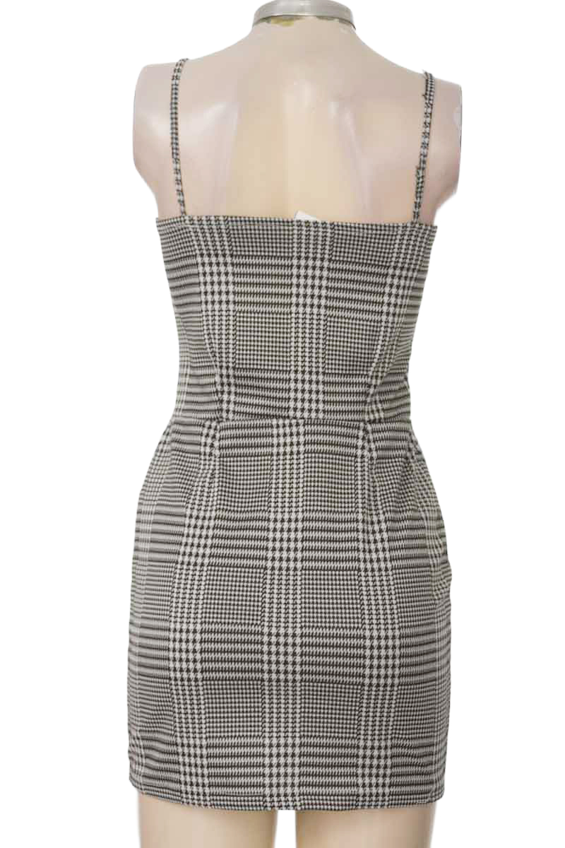 Vestido / Enterizo color Negro - Closeando