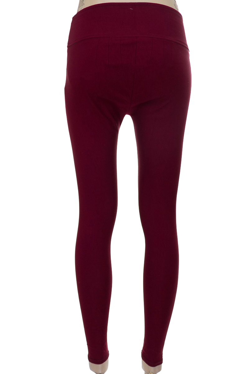 Pantalones color Vinotinto - Closeando